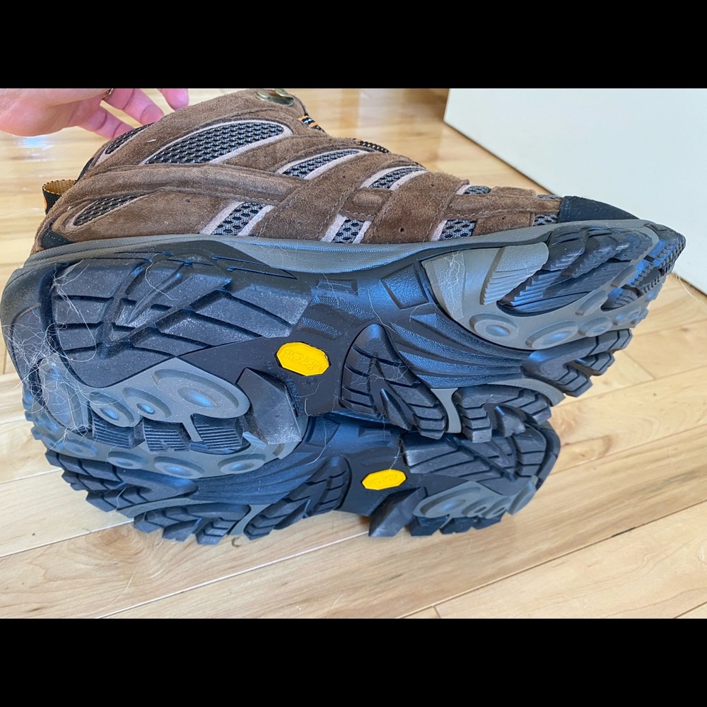 LIKE NEW Merrell men’s size 13 brown hiking boots - Picture 4 of 4
